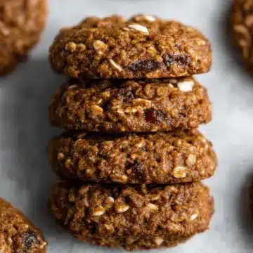 Healthy Gingerbread Oatmeal Breakfast Cookies