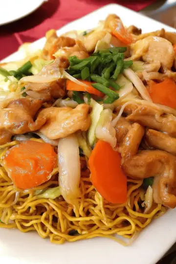 Chicken Chow Mein (VIDEO) – Authentic Restaurant Style!
