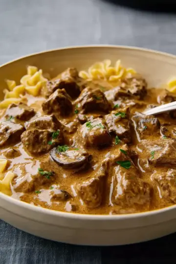Slow Cooker Beef Stroganoff