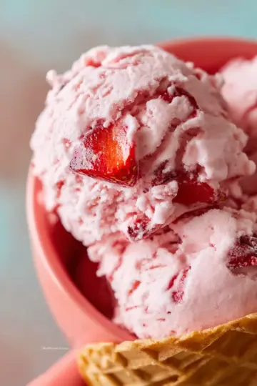 Homemade Strawberry Ice Cream