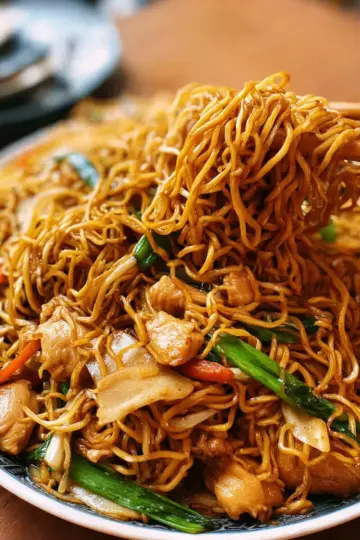 Chicken Chow Mein (SO EASY!)