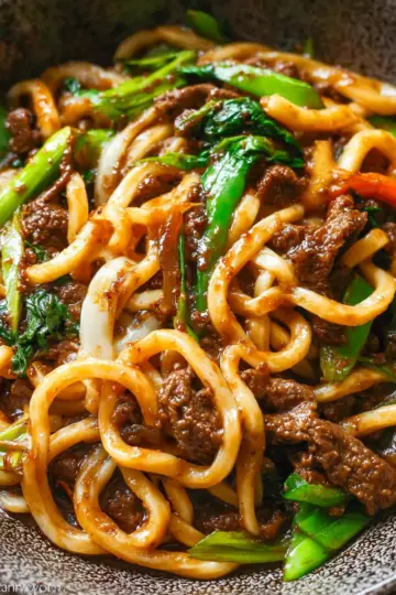 Black Pepper Beef Udon Noodles
