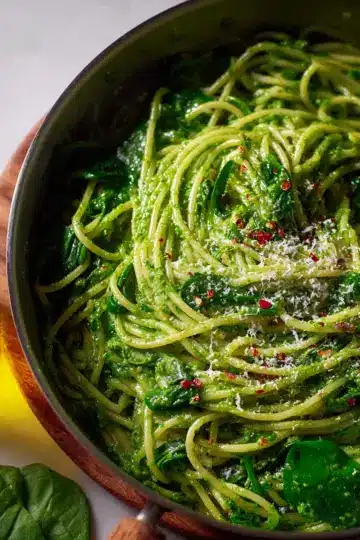 Quick Green Spinach Pasta Sauce (10 Minutes!)